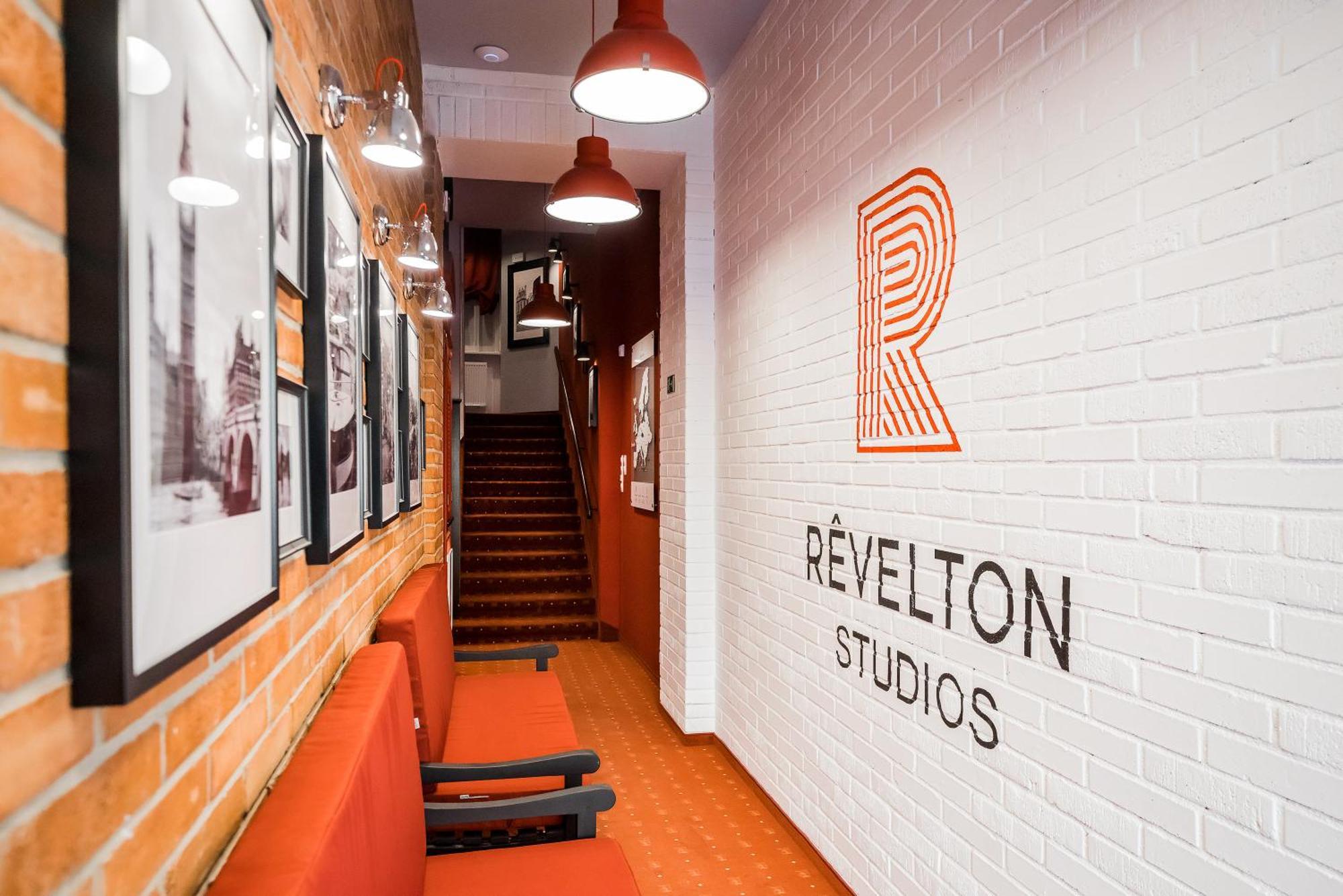 Revelton Studios Karlovy Vary Bagian luar foto